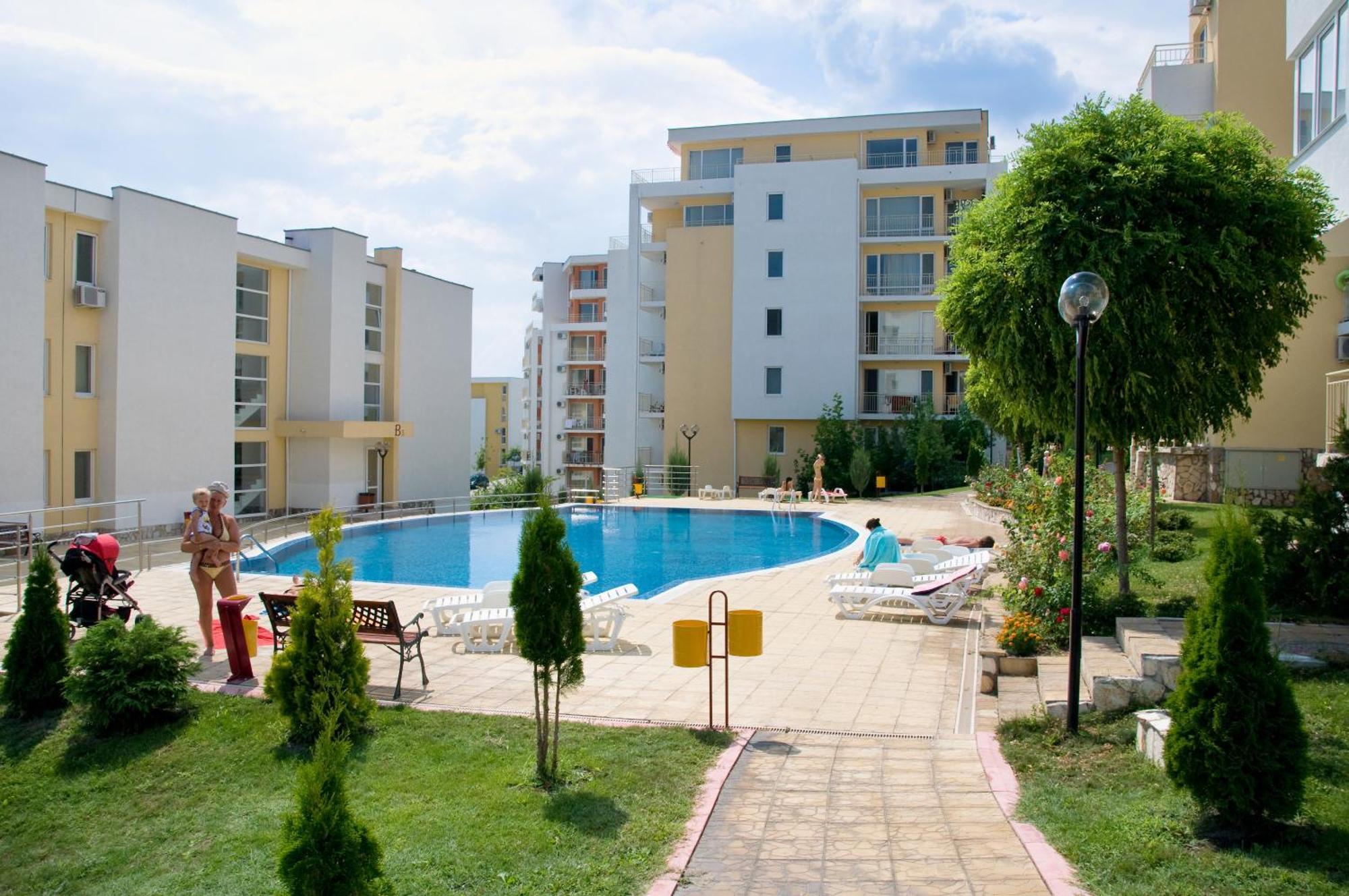 Crown And Imperial Apartments Sveti Vlas Exterior foto